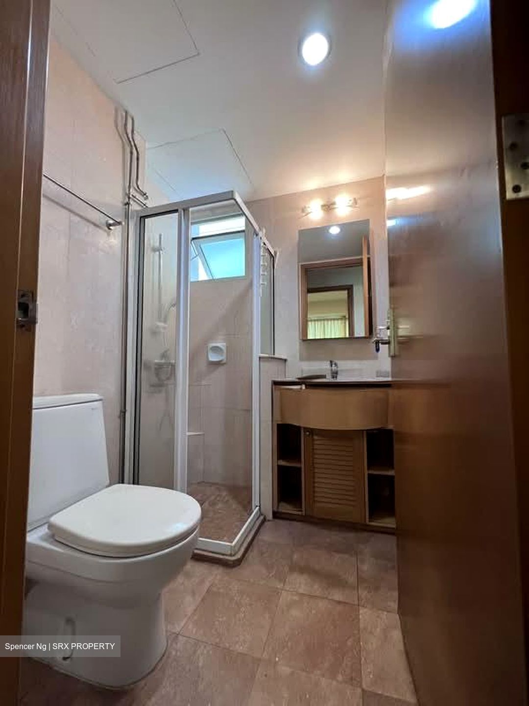 Queens (D3), Condominium #560739401